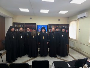 25 июня 2025 года в Богоявленском епархиальном мужском монастыре прошло совещание с помощниками благочинных и помощниками настоятелей по социальному служению, по религиозному образованию и катехизации, по молодёжной работе, по миссионерскому служению Мона