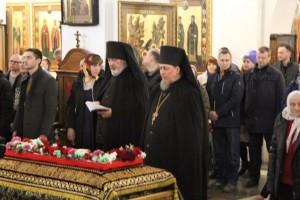 В Светлое Христово Воскресение Игумен Нестор (Болков ) совершил Литургию в Богоявленском мужском монастыре.