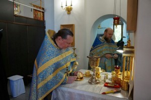 28 августа 2025 года, в двунадесятый праздник Успения Пресвятой Владычицы нашей Богородицы и Приснодевы Марии, Игумен Нестор (Болков ) совершил Божественную Литургию в Богоявленском епархиальном мужском монастыре города Челябинска.