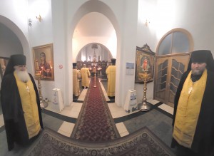 В Богоявленском епархиальном мужском монастыре города Челябинска совершили всенощное бдение с литией.