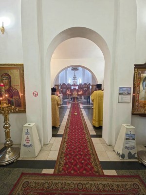 14 июня 2025 года, в канун 1-й Недели по Пятидесятнице и празднования Собора всех святых, Игумен Нестор (Болков) совершил всенощное бдение с литией в Богоявленском епархиальном мужском монастыре города Челябинска.