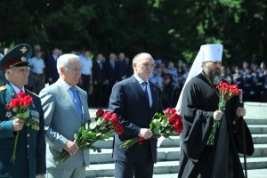 Митрополит Никодим: «Вечная память солдатам, не вернувшимся с полей войны»