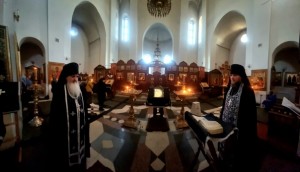 Игумен Нестор (Болков ) совершил вечернее богослужение с чтением Великого покаянного канона Андрея Критского в Богоявленском мужском монастыре.