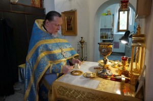 В Богоявленском мужском монастыре города Челябинска совершили Божественную Литургию.