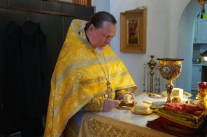В Богоявленском мужском монастыре города Челябинска совершили Божественную Литургию.