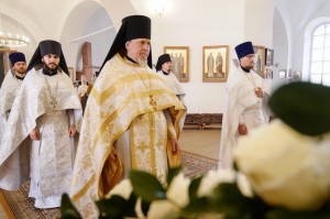 В праздник Владимирской иконы Божией Матери, Настоятель Богоявленского епархиального мужского монастыря Игумен Нестор ( Болков)принял участие в Божественной Литургии в храме Покрова Пресвятой Богородицы села Булзи Каслинского района.