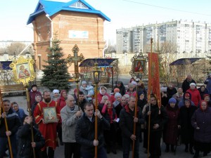 Утреннее Богослужение в храме монастыря. Крестный ход. 11.04.2018