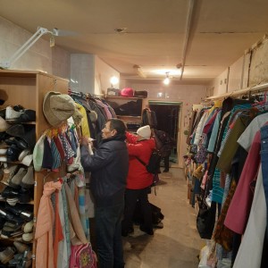 29 октября 2023 года в Богоявленском мужском монастыре, в рамках социального проекта «ДАР», прошла очередная акция по благотворительной раздаче одежды, обуви нуждающимся, в которой приняли участие не только прихожане святой обители,, 