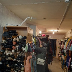 29 октября 2023 года в Богоявленском мужском монастыре, в рамках социального проекта «ДАР», прошла очередная акция по благотворительной раздаче одежды, обуви нуждающимся, в которой приняли участие не только прихожане святой обители,, 