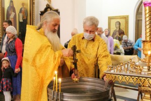 Всенощное бдение и Божественные Литургии 08-09.08.2020, 