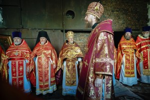 Настоятель Богоявленского мужского монастыря Челябинска Игумен Нестор (Болков ) принял участие в Божественной Литургии в Успенском храме города Касли., 