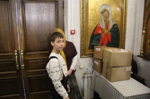 В Богоявленском мужском монастыре, в Неделю о блудном сыне , состоялась очередная благотворительная раздача хлеба и пряников., 