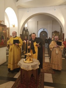 4 ноября 2023 года, в канун Недели 22-й по Пятидесятнице, настоятель Богоявленского мужского монастыря Игумен Нестор с клириками обители совершил всенощное бдение с литией в Богоявленском мужском монастыре города Челябинска., 