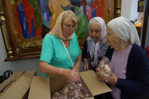 В Богоявленском епархиальном мужском монастыре состоялась благотворительная раздача пряников., 