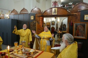 28 декабря 2025 года Игумен Нестор (Болков ) возглавил Воскресную Божественную Литургию в Богоявленском епархиальном мужском монастыре., 