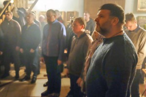 Настоятель Богоявленского епархиального мужского монастыря Игумен Нестор (Болков) принял участие в ночной Божественной Литургии в  Челябинском храме Всех святых., 