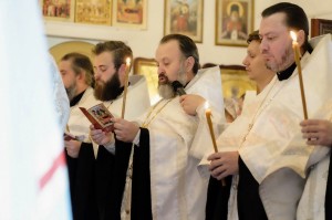 Настоятель Богоявленского епархиального мужского монастыря Игумен Нестор (Болков)с клириками Монастырского благочиния принял участие в Богослужении в храме Архистратига Михаила в Челябинске., 