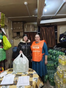 В Богоявленском епархиальном мужском  монастыре провели благотворительную раздачу продуктовых наборов., 