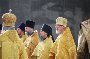 Торжественное Богослужение в строящемся соборе, 