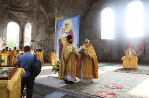 Торжественное Богослужение в строящемся соборе, 