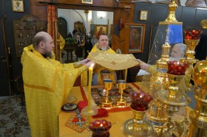 21 декабря 2025 года Игумен Нестор (Болков ) возглавил Воскресную Божественную Литургию в Богоявленском епархиальном мужском монастыре., 