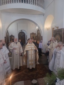 В Богоявленском епархиальном мужском монастыре Игумен Нестор (Болков ) возглавил Божественную Литургию в соединение с Великой вечерней(с чтением 8-ми паремий), Навечерие Рождества Христова (Рождественский сочельник)., 