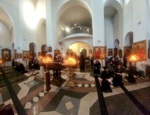 28 февраля 2023 года, во второй день Великого поста, игумен Нестор(Болков) с братией святой обители совершил великое повечерие с чтением Великого покаянного канона преподобного Андрея Критского в Богоявленском мужском монастыре г. Челябинска., 