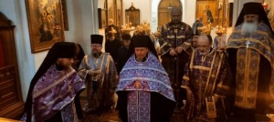 В канун Недели 4-й Великого поста игумен Нестор (Болков) совершил всенощное бдение в Богоявленском мужском монастыре., 