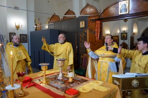 В Богоявленском епархиальном мужском монастыре города Челябинска совершили Божественную Литургию., 