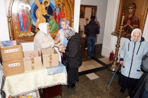 В Богоявленском епархиальном мужском монастыре состоялась воскресная благотворительная раздача пряников., 