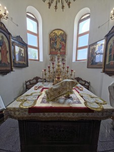 7 июня 2025 года, в Троицкую родительскую субботу, Игумен Нестор (Болков ) совершил Божественную Литургию и Великую панихиду в Богоявленском епархиальном мужском монастыре города Челябинска., 