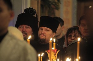 Прошла великая вечерняя служба в Свято-Симеоновском кафедральном соборе, 