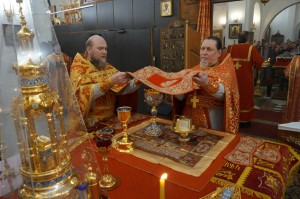 В Светлое Христово Воскресение Игумен Нестор (Болков ) совершил Литургию в Богоявленском епархиальном мужском монастыре., 