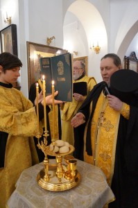 В Богоявленском епархиальном мужском монастыре Игумен Нестор (Болков ) совершил Всенощное бдение с литией., 