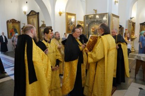 5 июля 2025 года,в канун Недели 4-й по Пятидесятнице, Владимирской иконы Божией Матери,Игумен Нестор (Болков) совершил всенощное бдение с литией в Богоявленском епархиальном мужском монастыре города Челябинска., 