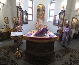 В праздник Воздвижения Креста Господня Игумен Нестор (Болков) совершил Божественную Литургию ., 