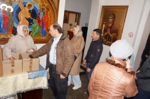 В Богоявленском епархиальном мужском монастыре состоялась воскресная благотворительная раздача пряников., 
