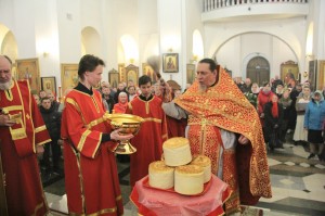 В Светлое Христово Воскресение Игумен Нестор (Болков ) совершил Литургию в Богоявленском мужском монастыре., 