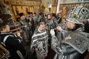 Настоятель Богоявленского мужского монастыря города Челябинска игумен Нестор (Болков) с клириками Богоявленского мужского монастыря принял участие в Божественной Литургии в храме святителя Василия Великого в  Челябинске., 