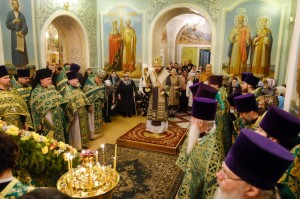 Настоятель Богоявленского мужского монастыря города Челябинска игумен Нестор (Болков)с клириками мужской обители принял участие в Божественной Литургии в Свято- Симеоновском Кафедральном соборе., 