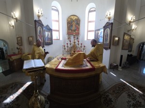 В Богоявленском епархиальном мужском монастыре города Челябинска совершили Божественную Литургию., 