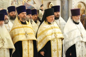 Настоятель Богоявленского мужского монастыря города Челябинска игумен Нестор (Болков)с клириками мужской обители принял участие в  Великой вечерни в нижнем храме Христорождественского кафедрального собора города Челябинска ., 