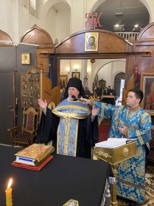 В канун Похвалы Пресвятой Богородицы Игумен Нестор (Болков ) возглавил вечернее богослужение с чтением Акафиста Похвалы Пресвятой Богородицы в Богоявленском мужском монастыре., 