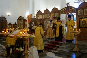 В Богоявленском епархиальном мужском монастыре города Челябинска совершили всенощное бдение с литией., 