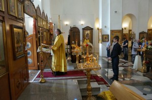 В Богоявленском епархиальном мужском монастыре города Челябинска совершили Божественную Литургию., 