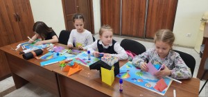 30 ноября 2025 года в Воскресной школе Богоявленского  мужского монастыря провели  уроки "Творчества" для младшей  группы на темы: Тема 5, часть вторая,«Ноев ковчег»., 