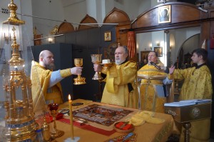 В Богоявленском епархиальном мужском монастыре города Челябинска совершили Божественную Литургию., 
