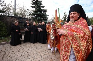 7 мая митрополит Челябинский и Миасский Алексий совершил Божественную литургию в Богоявленском мужском монастыре города Челябинска., 
