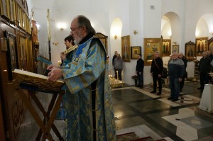 Игумен Нестор (Болков ) совершил Божественную Литургию в Богоявленском епархиальном мужском монастыре города Челябинска., 