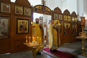 В Богоявленском епархиальном мужском монастыре города Челябинска совершили Божественную Литургию., 